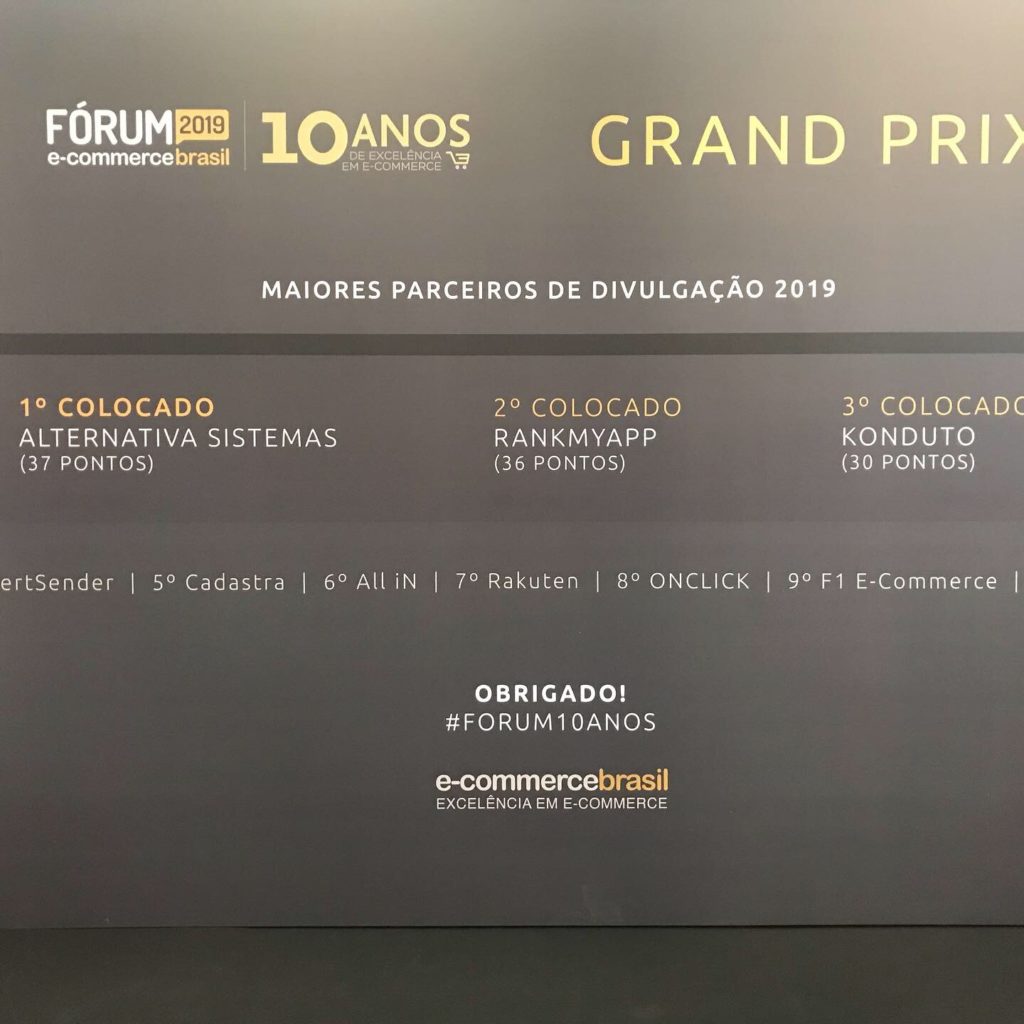 Alternativa-Sistemas-ganha-em-primeiro-lugar-no-1-Grand-Prix-de-Expositores-do-E-commerce-Brasil-Forum-E-commerce-Brasil-2019-1024x1024 Alternativa Sistemas é premiada no Fórum E-commerce Brasil 2019